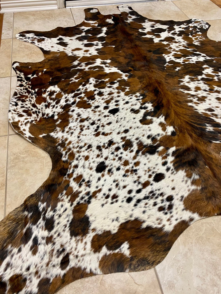 Colombian Cowhide Fur Rug - Natural Exotic Spots - XL/JUMBO